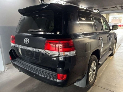TOYOTA LAND CRUISER