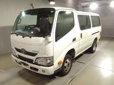 TOYOTA DYNA