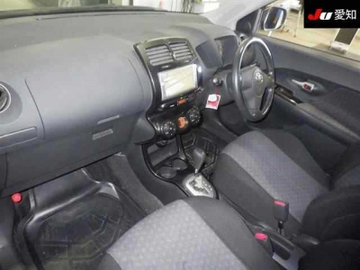 TOYOTA IST