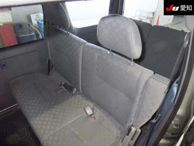 DAIHATSU ATRAI 7