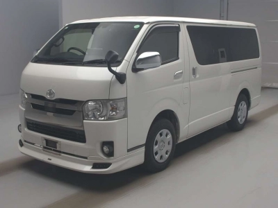 TOYOTA HIACE VAN