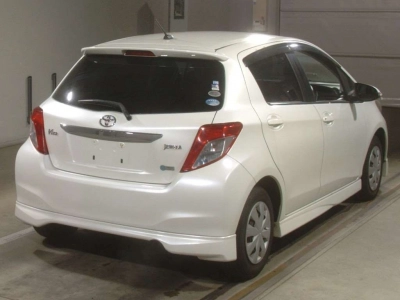 TOYOTA VITZ