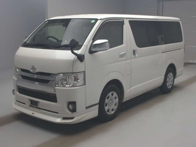 TOYOTA HIACE VAN