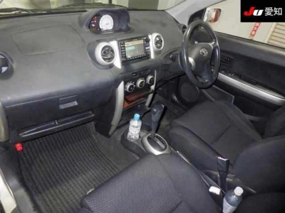 TOYOTA IST
