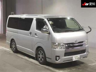 TOYOTA HIACE VAN