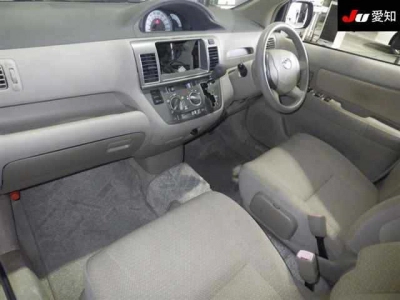 TOYOTA RAUM