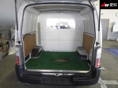 NISSAN CARAVAN