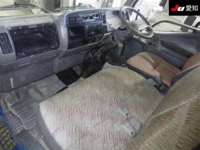 MITSUBISHI CANTER