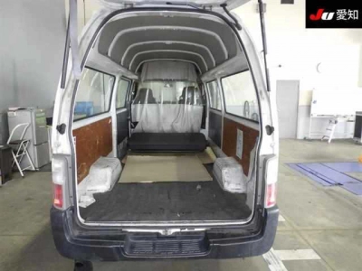 NISSAN CARAVAN