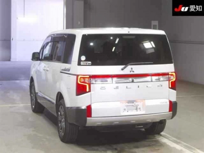 MITSUBISHI DELICA D:5