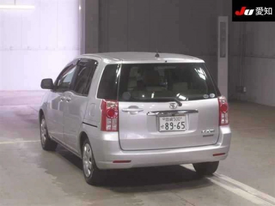 TOYOTA RAUM