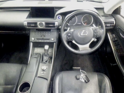 LEXUS IS