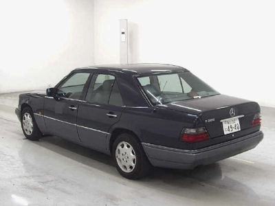 MERCEDES BENZ E CLASS