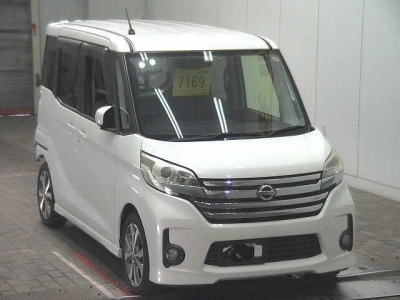 NISSAN DAYZ ROOX