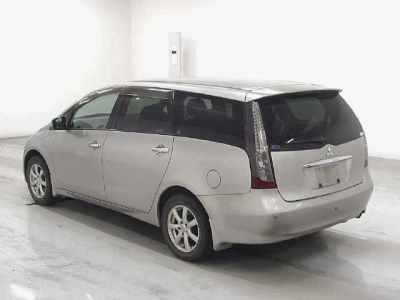 MITSUBISHI GRANDIS
