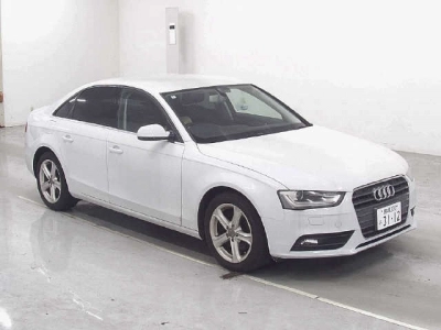 AUDI A4 AVANTE
