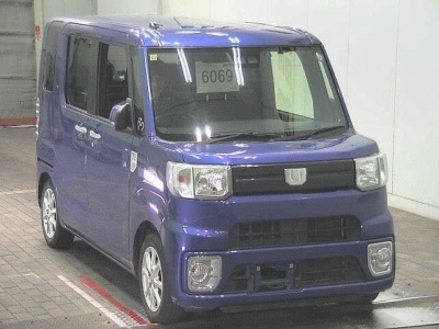 DAIHATSU WAKE