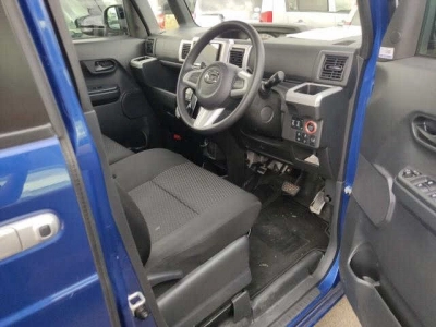 DAIHATSU WAKE