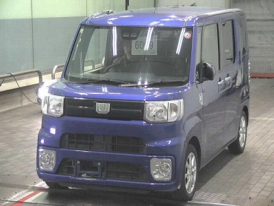 DAIHATSU WAKE