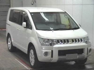 MITSUBISHI DELICA D:5