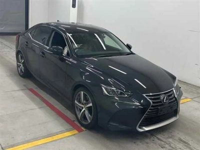 LEXUS IS