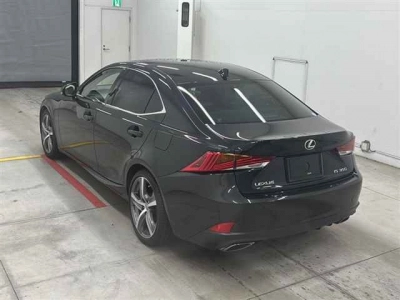 LEXUS IS