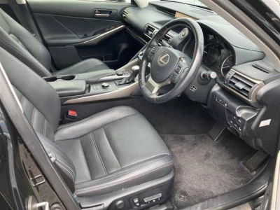 LEXUS IS