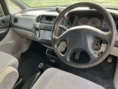 MITSUBISHI DELICA WAGON