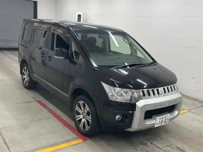 MITSUBISHI DELICA D:5