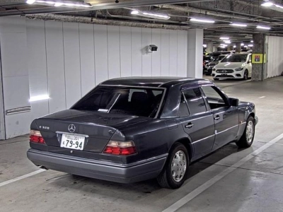 MERCEDES BENZ MEDIUM CLASS