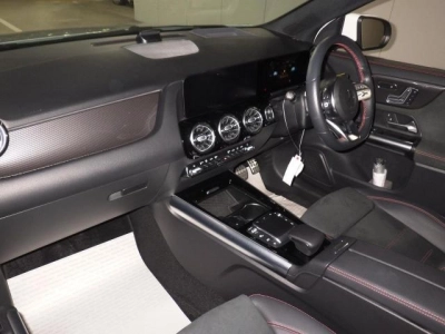 MERCEDES BENZ GLA