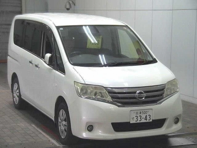 NISSAN SERENA