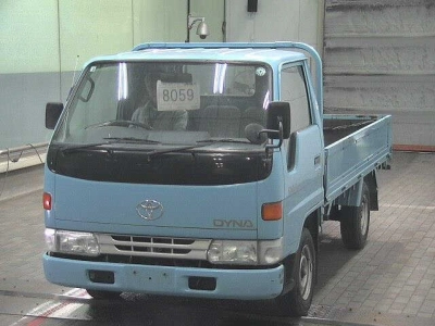 TOYOTA DYNA