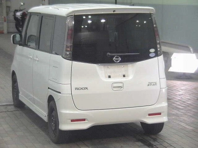 NISSAN ROOX
