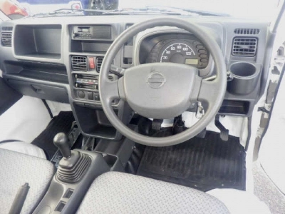 NISSAN NT100 CLIPPER