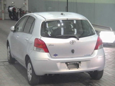 TOYOTA VITZ