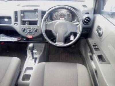 MITSUBISHI LANCER CARGO