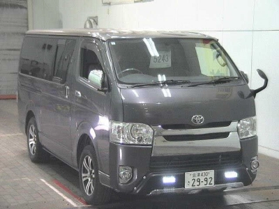 TOYOTA HIACE VAN
