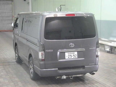 TOYOTA HIACE VAN