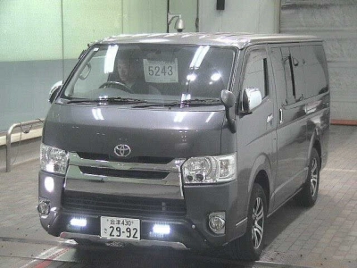 TOYOTA HIACE VAN