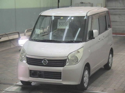 NISSAN ROOX