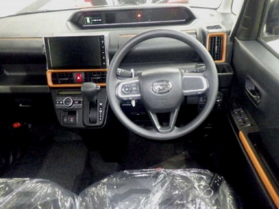 DAIHATSU TANTO FUN CROSS