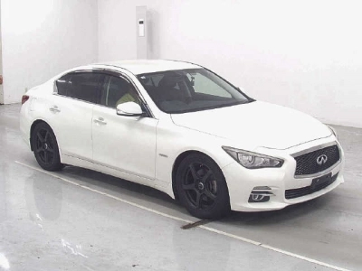 NISSAN SKYLINE