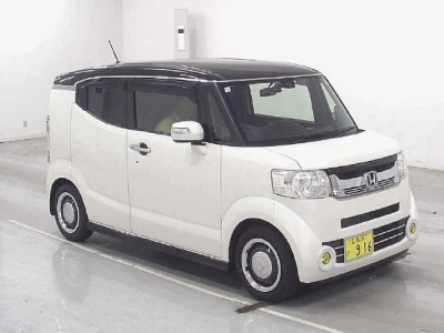 HONDA N-BOX SLASH