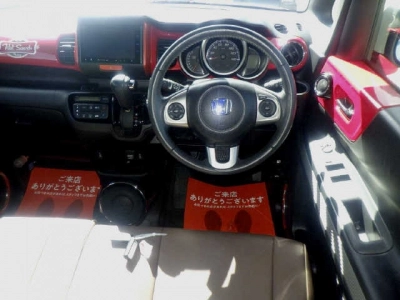 HONDA N-BOX SLASH