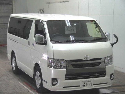 TOYOTA HIACE VAN