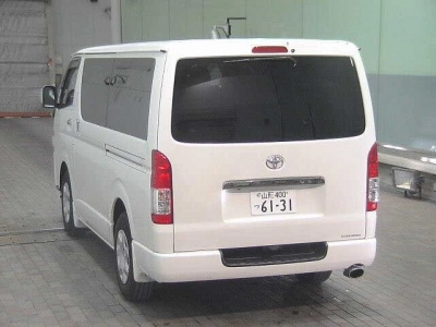 TOYOTA HIACE VAN