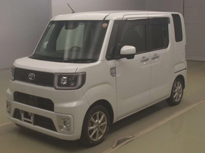 TOYOTA PIXIS MEGA