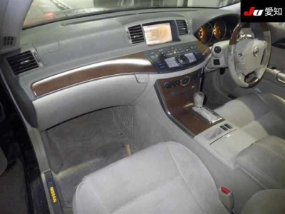 NISSAN FUGA