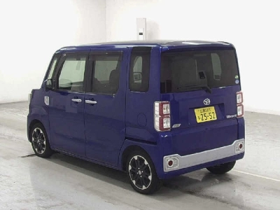 DAIHATSU WAKE